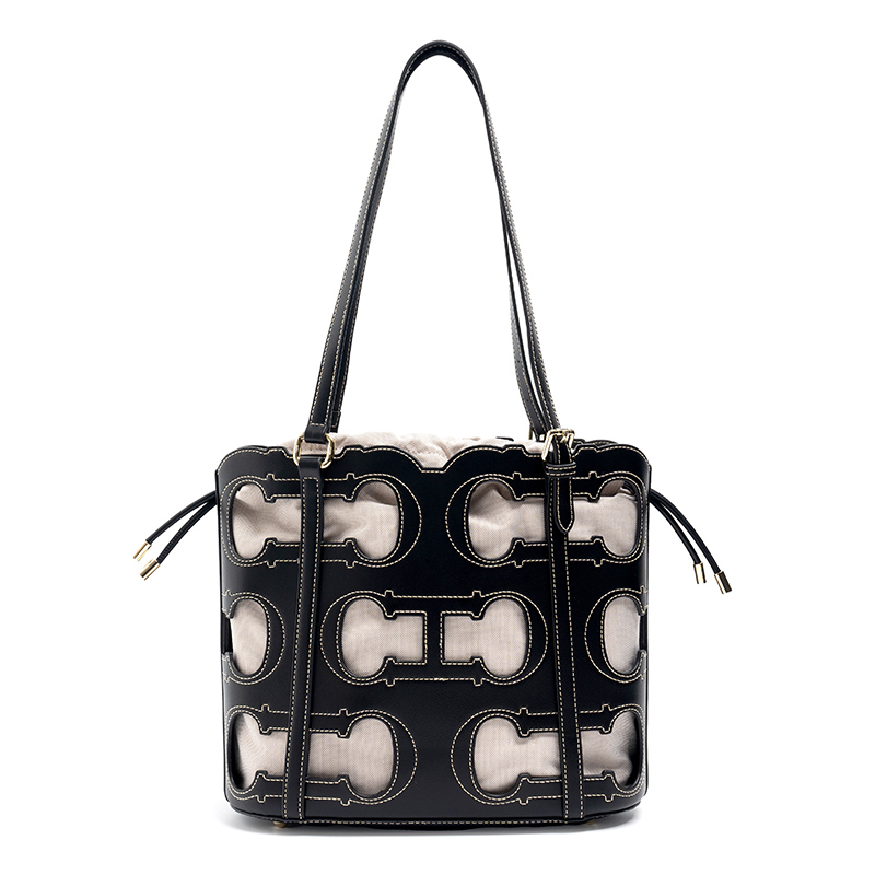 CH Tote Bag Cutout Logo  Large - Luxury Bags Logo ulasan dan harga